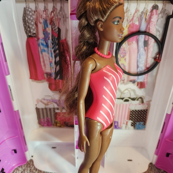 Barbie - Picture 2 of 4